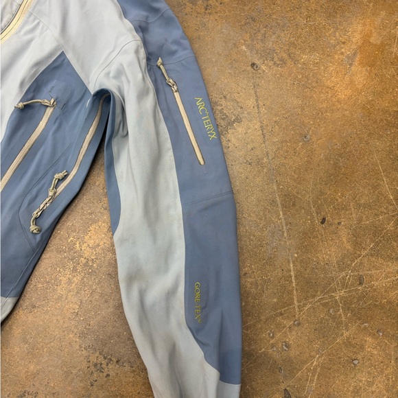 Arc'teryx Blue and Gray Utility Jacket - Picture 2 of 4